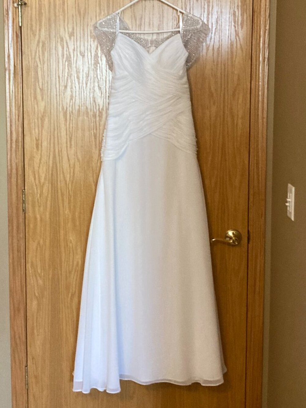 David's Bridal White Beaded Cap Sleeve  A-Line Wedding Gown Women Size 4